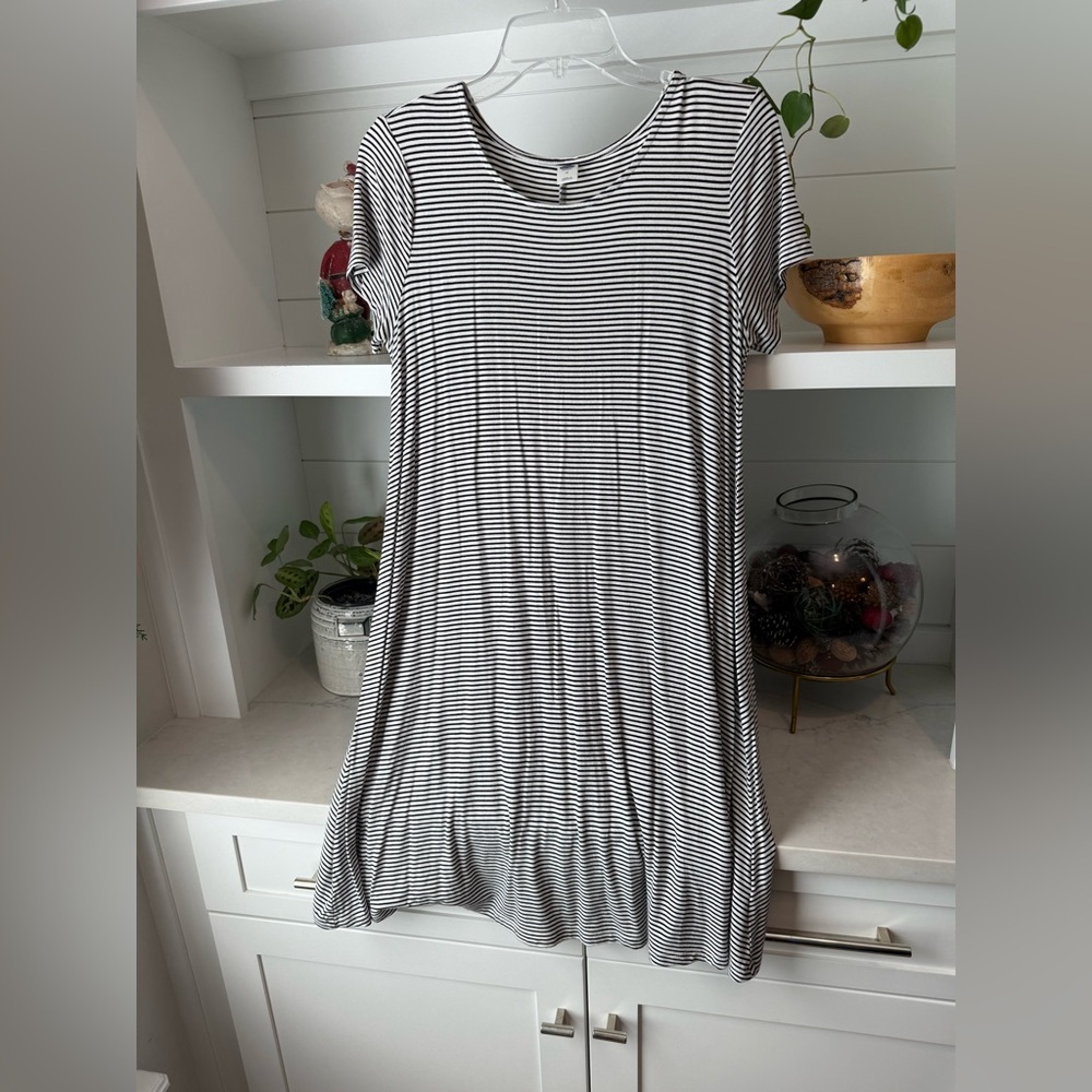 Old Navy Black and White Striped Dress
